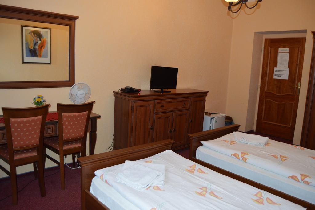 אוסטרבה Hotel Paradise חדר תמונה