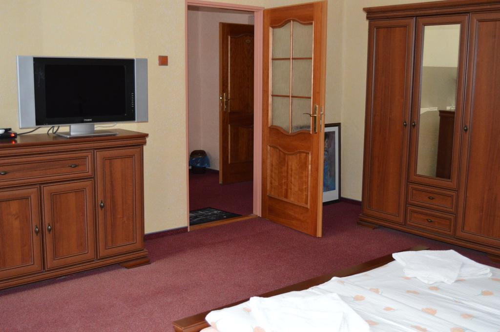 אוסטרבה Hotel Paradise חדר תמונה