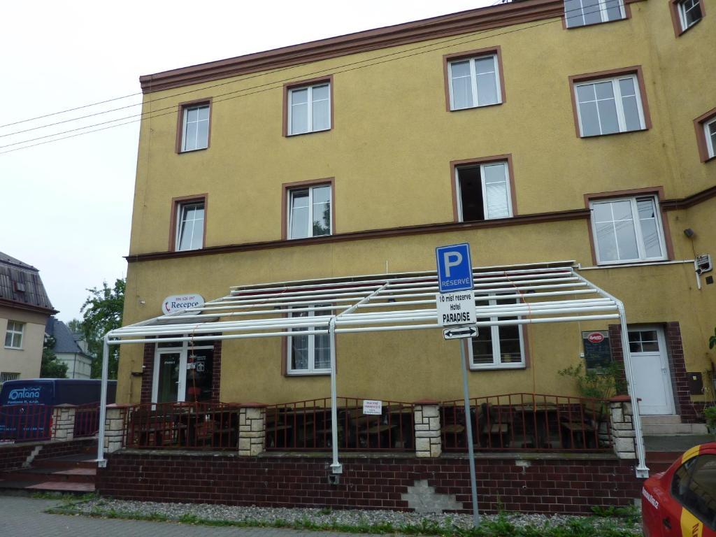 אוסטרבה Hotel Paradise מראה חיצוני תמונה